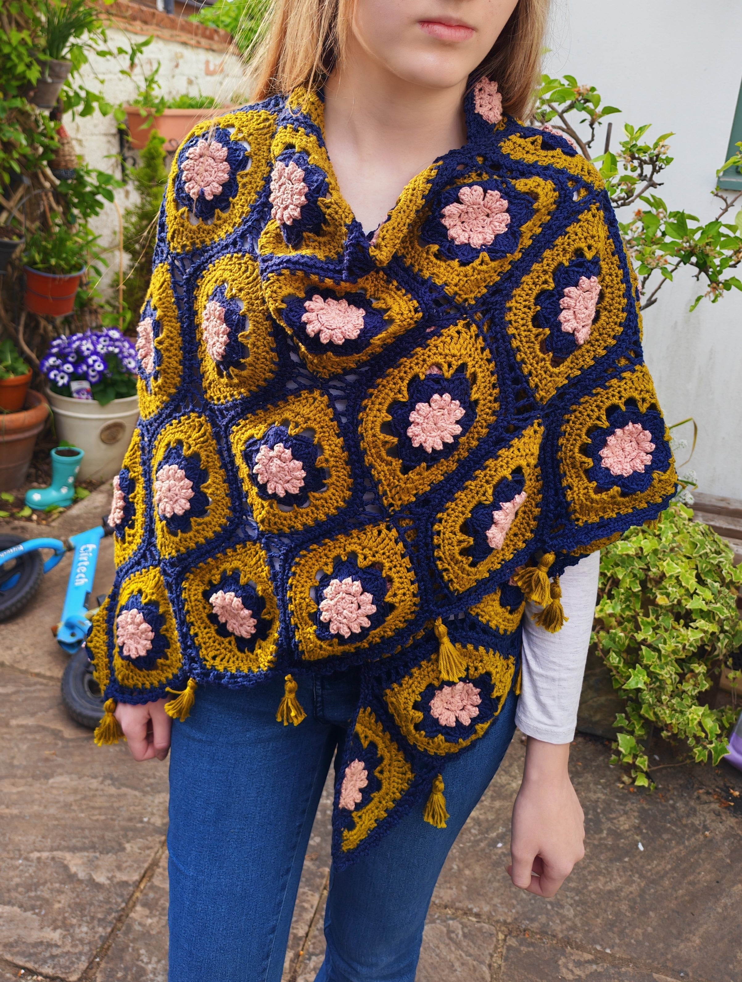 The Midnight Lantern Shawl