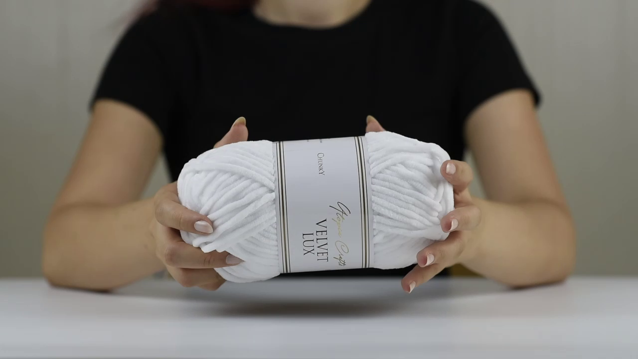 Velvet Lux Chenille Yarn – Ultra Soft Chunky Knitting & Crochet Yarn (100g / 110m)