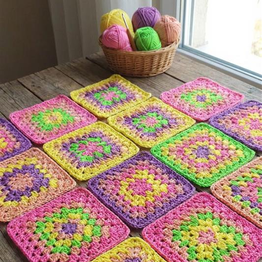 Easy Mosaic Square - Crochet Pattern